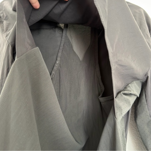 Lululemon Fuel The Track 1/2 Zip Pullover Jacket Windbreaker Size Small Men’s - Picture 9 of 9